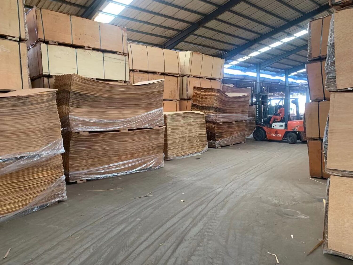 Veneer packing and storage